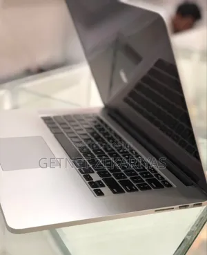 Photo - New Laptop Apple MacBook Pro 2015 16GB Intel Core I7 SSD 512GB