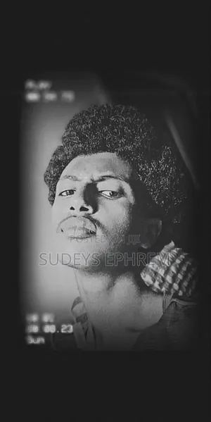 Photo - Online Sales Person