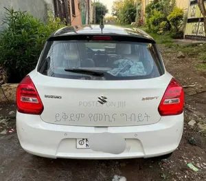 Suzuki Swift 2022 White
