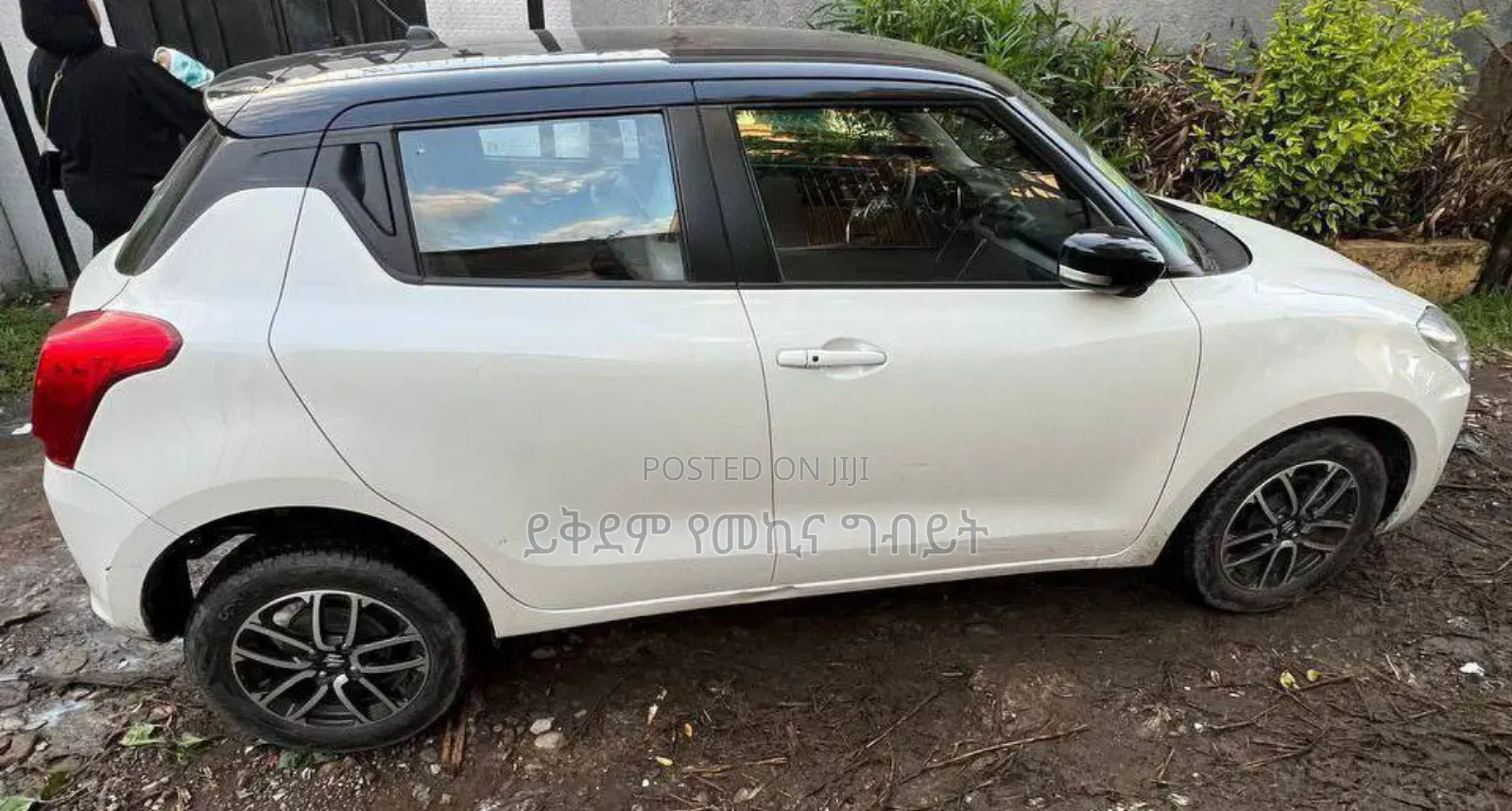 Suzuki Swift 2022 White