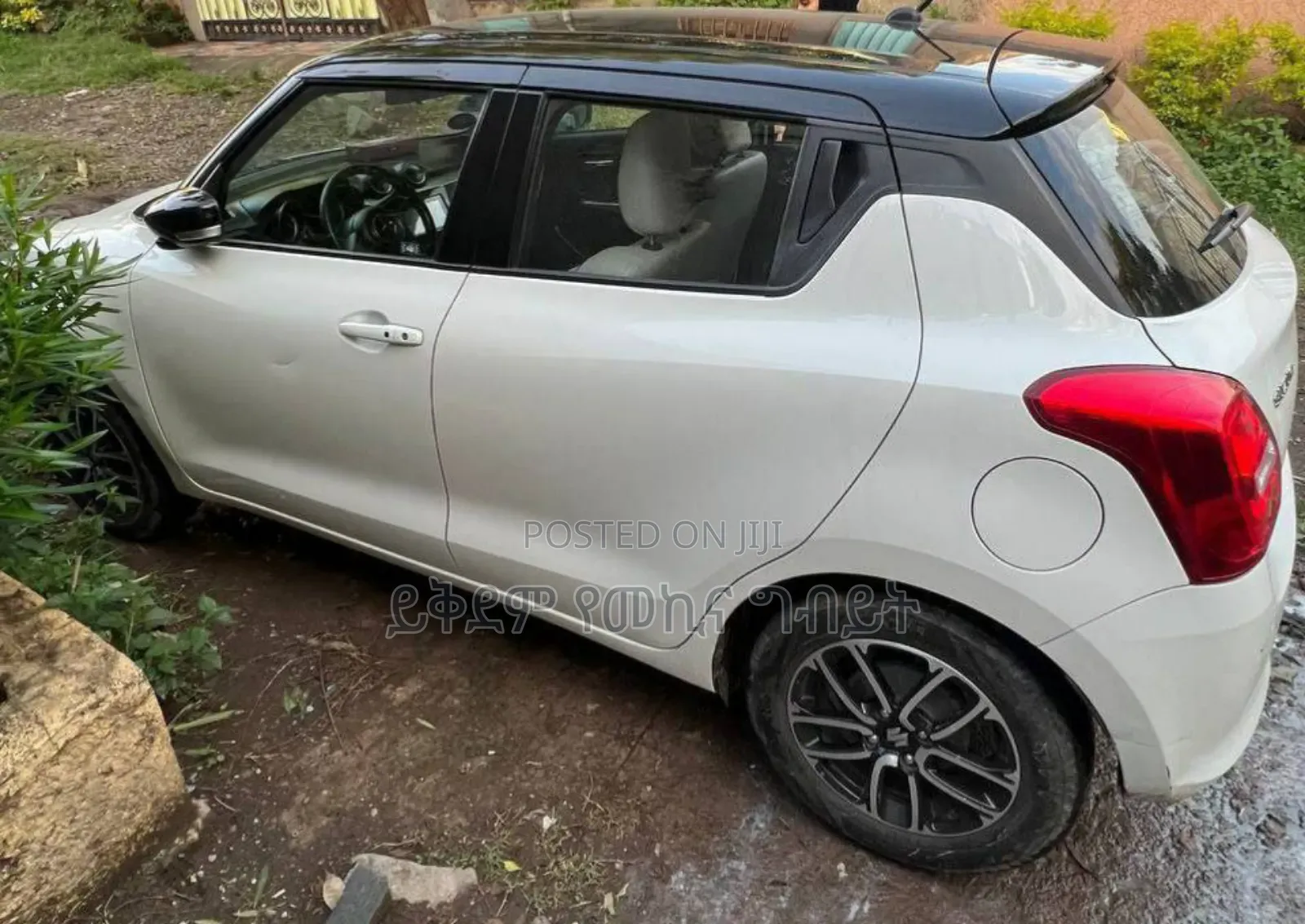 Suzuki Swift 2022 White