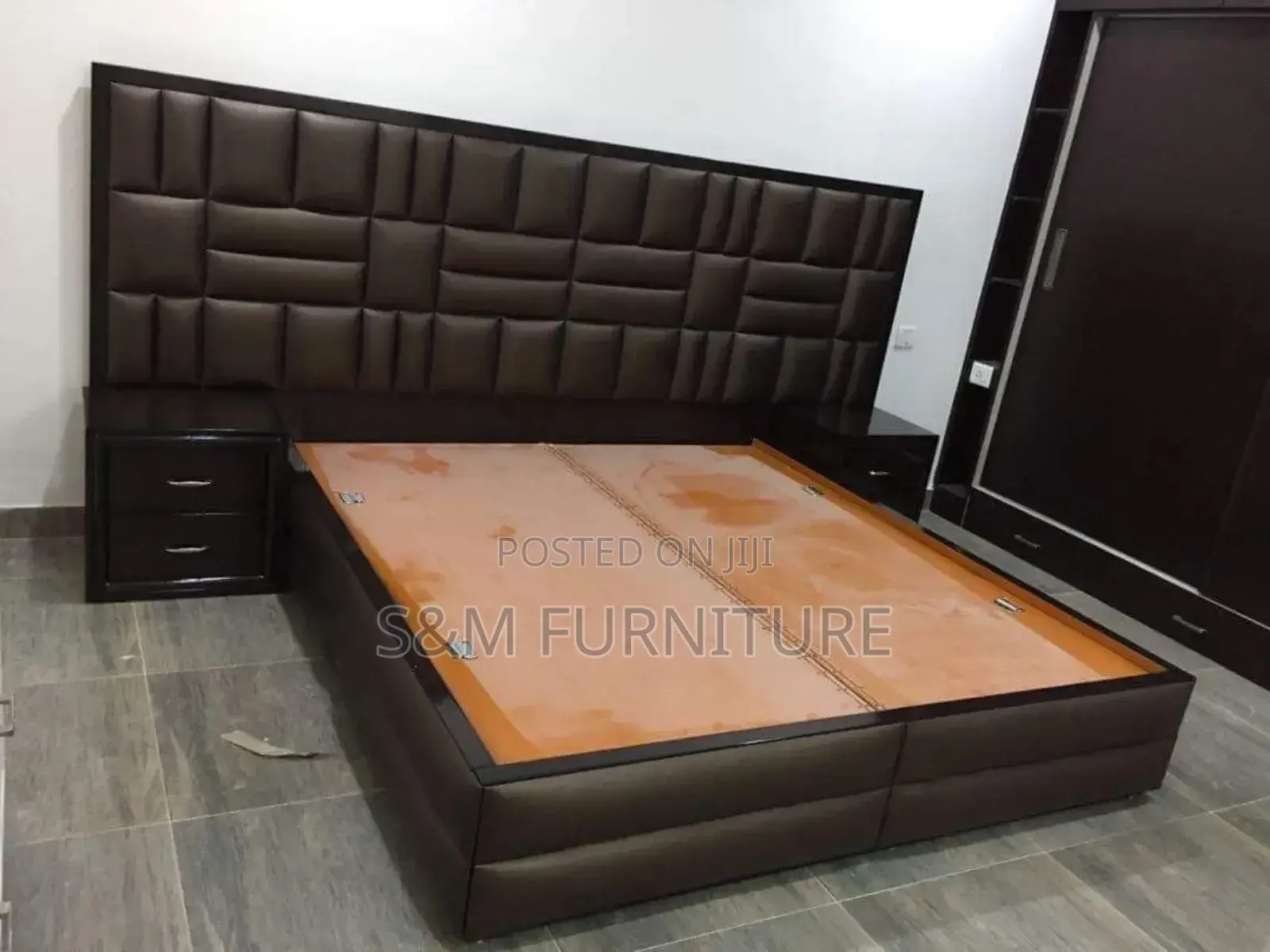 1.50 Meter Leather Bed