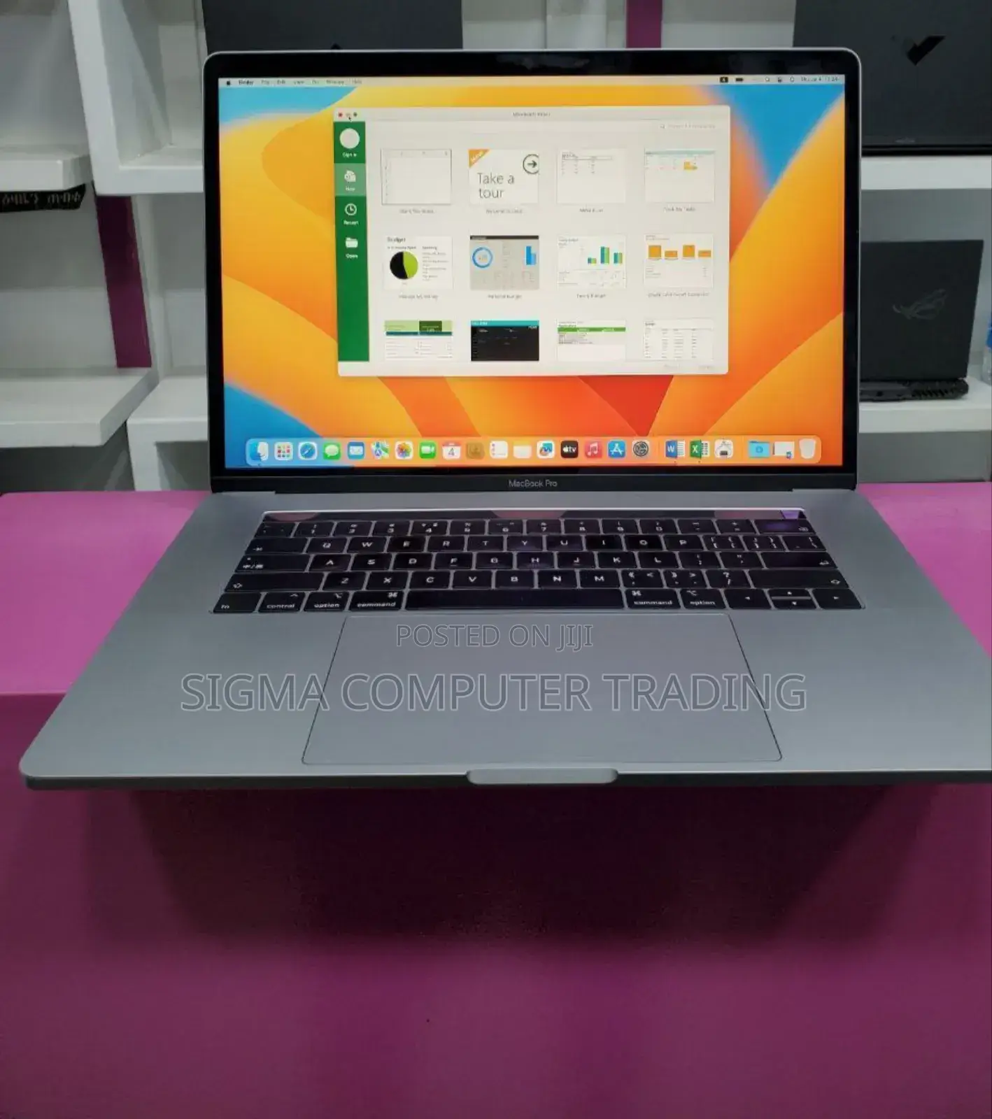 New Laptop Apple MacBook Pro 2018 16GB Intel Core I7 SSD 512GB