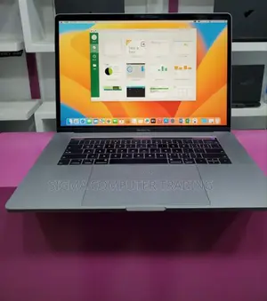 New Laptop Apple MacBook Pro 2018 16GB Intel Core I7 SSD 512GB