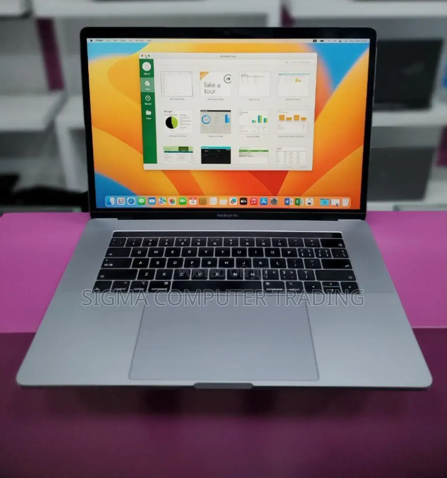 New Laptop Apple MacBook Pro 2018 16GB Intel Core I7 SSD 512GB