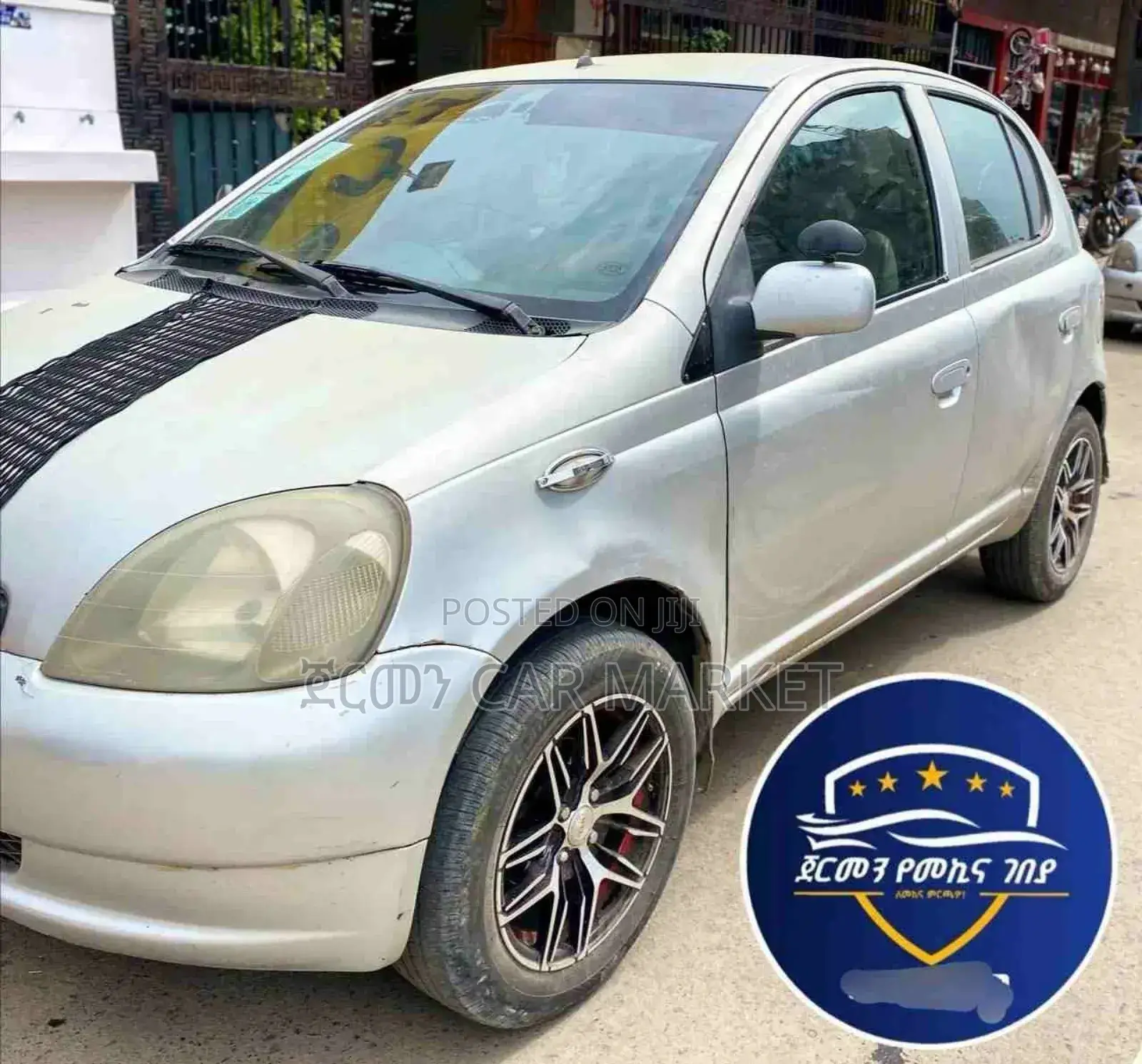 Toyota Vitz 2002 Silver