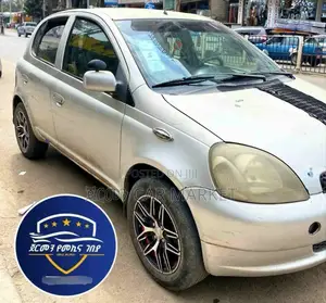 Toyota Vitz 2002 Silver