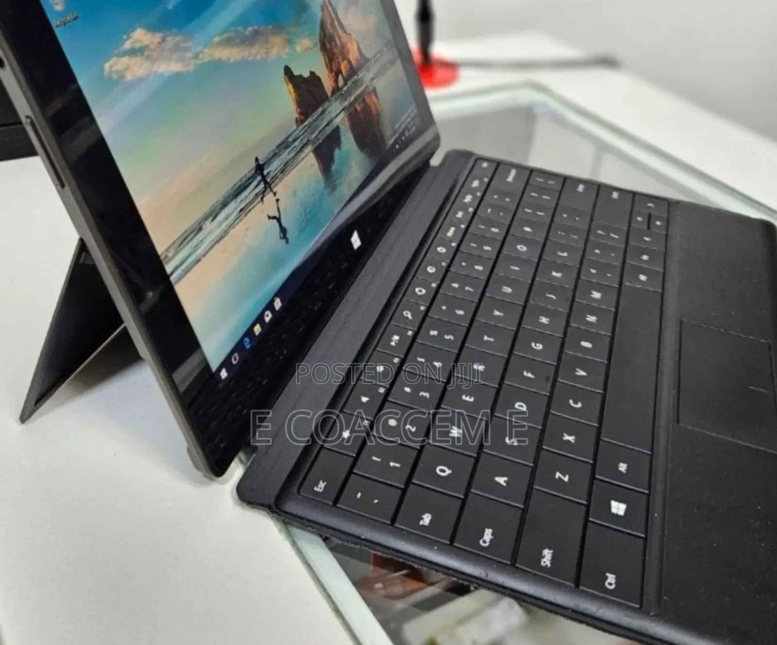 New Laptop Microsoft Surface 2GB Intel Xeon SSD 32GB