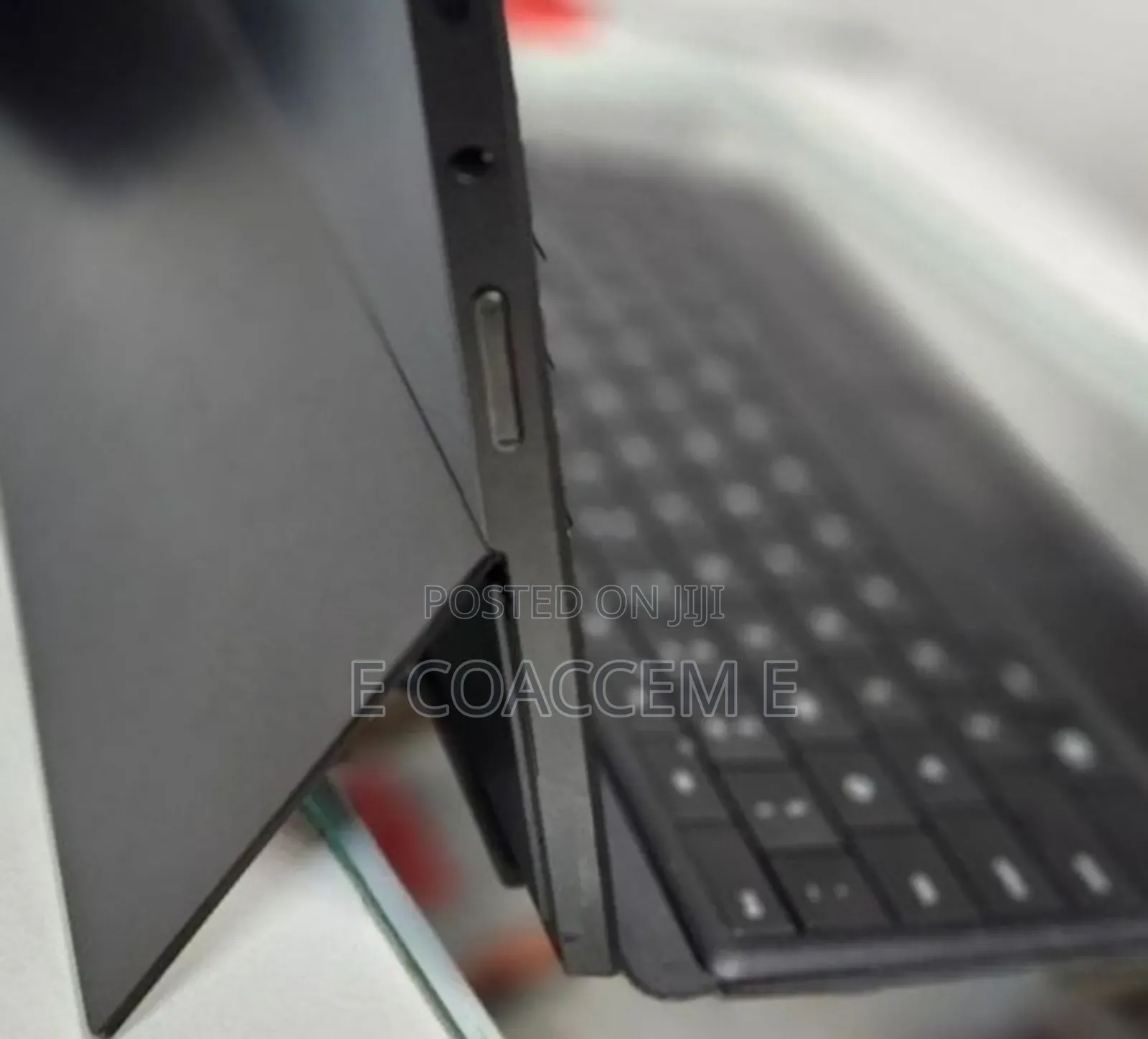 New Laptop Microsoft Surface 2GB Intel Xeon SSD 32GB