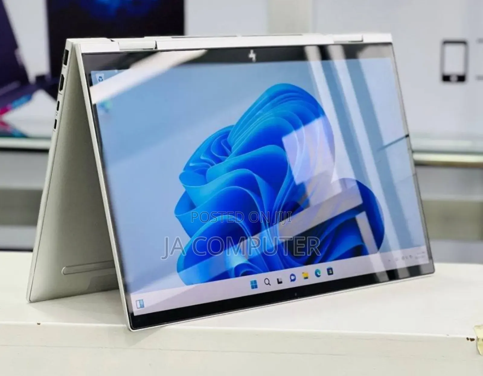 New Laptop HP Envy X360 8GB Intel Core I5 SSD 512GB