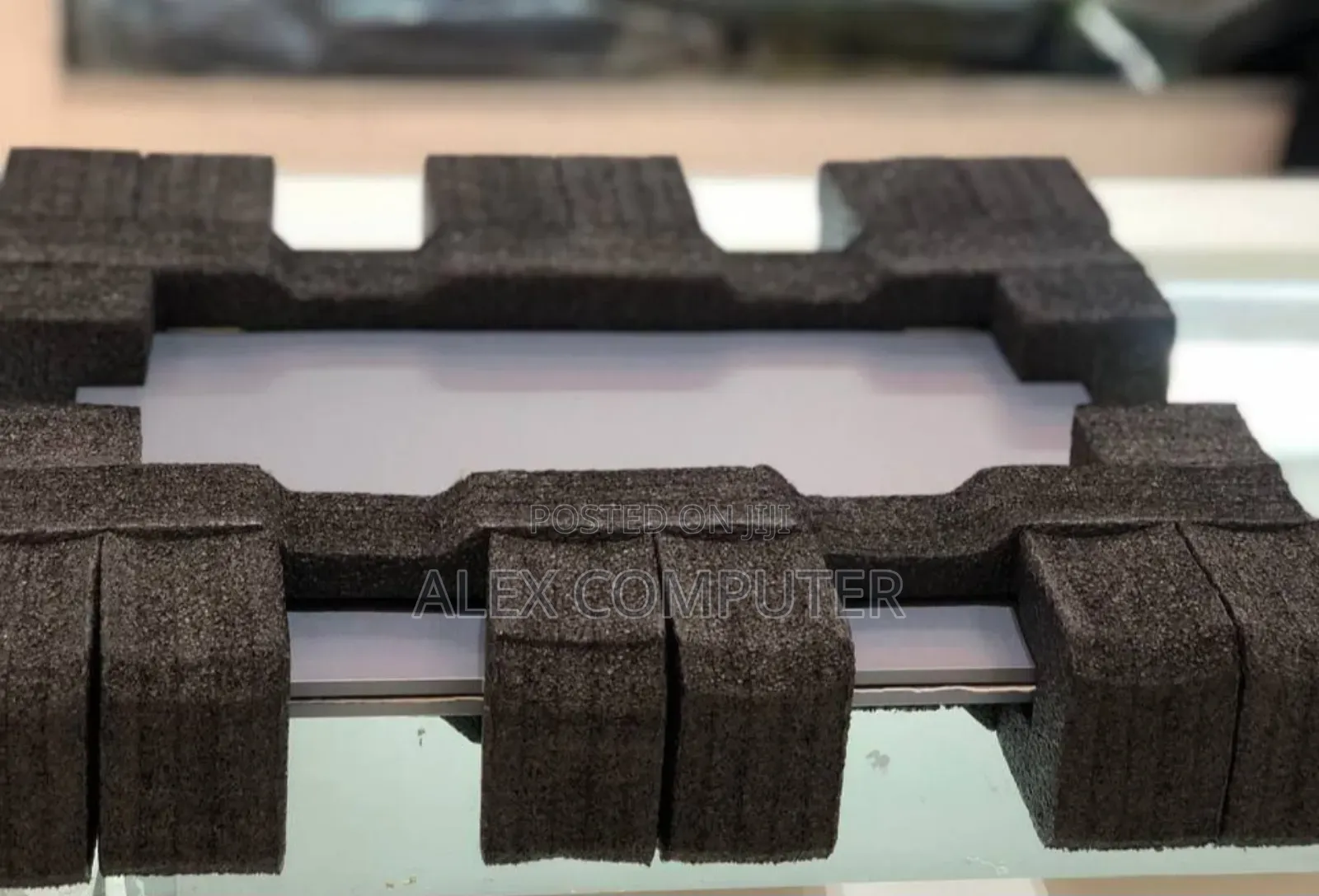 New Laptop Lenovo LOQ 15IRH8 16GB Intel Core I5 SSD 512GB