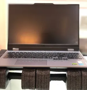 New Laptop Lenovo LOQ 15IRH8 16GB Intel Core I5 SSD 512GB