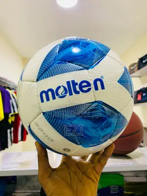 Photo - Molten 3200 Tubeless Vanity Football
