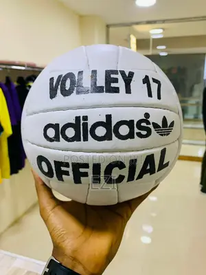 Photo - Volley Ball Adidas Official