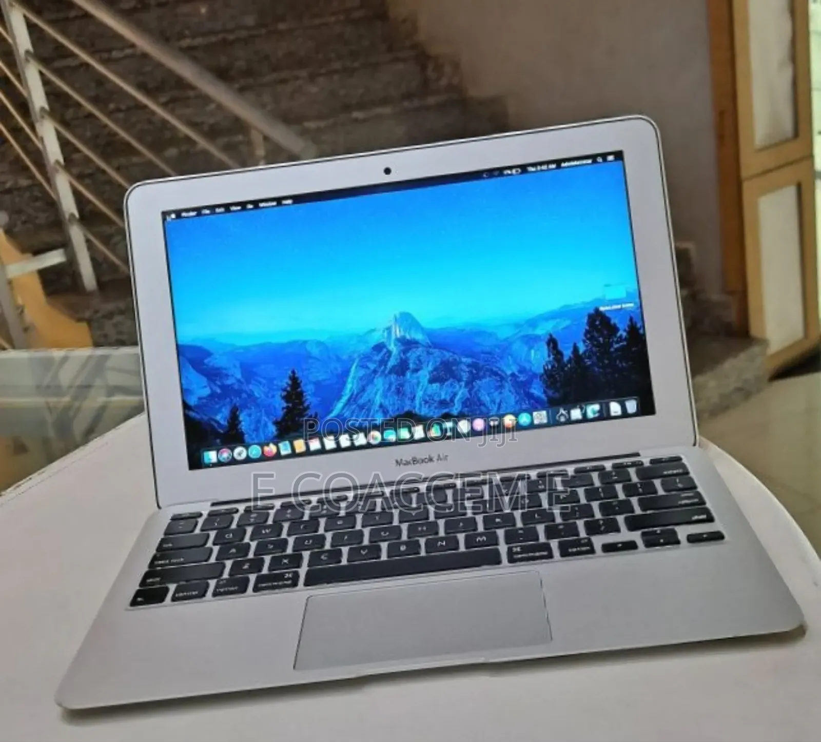 New Laptop Apple MacBook Air 4GB Intel Core I5 SSD 128GB