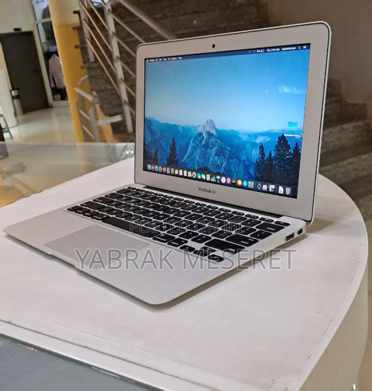 New Laptop Apple MacBook Air 2015 4GB Intel Core I5 SSD 128GB