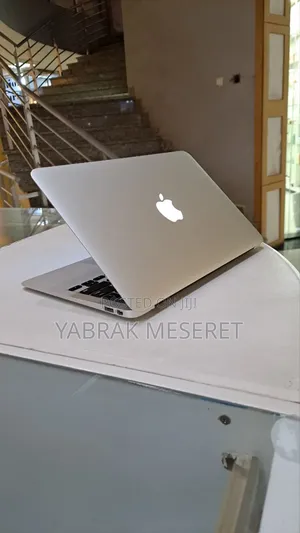 New Laptop Apple MacBook Air 2015 4GB Intel Core I5 SSD 128GB