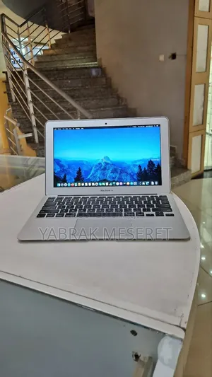 New Laptop Apple MacBook Air 2015 4GB Intel Core I5 SSD 128GB
