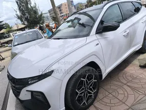 Photo - Hyundai Tucson 2021 White