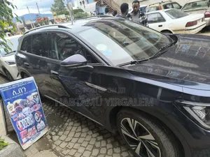 Photo - Volkswagen ID.6 2022 Blue