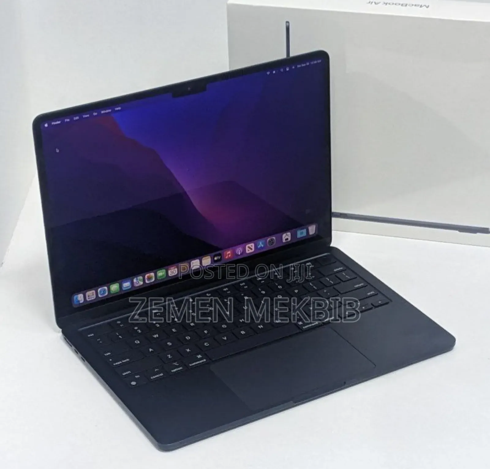 New Laptop Apple MacBook Air 2022 M2 8GB SSD 500GB