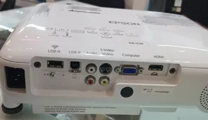 Brand New EPSON Projector With Bag, Remote