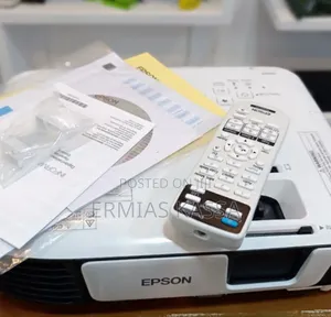 New Epson EB- S41 Projector With Remote, Manual and Bag