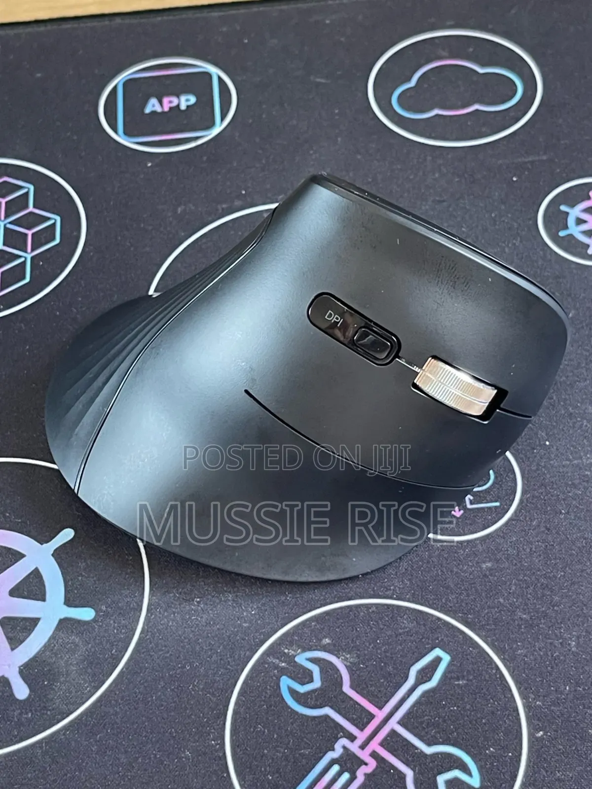 Ugreen Ergonomic Vertical Mouse Wireless Bluetooth