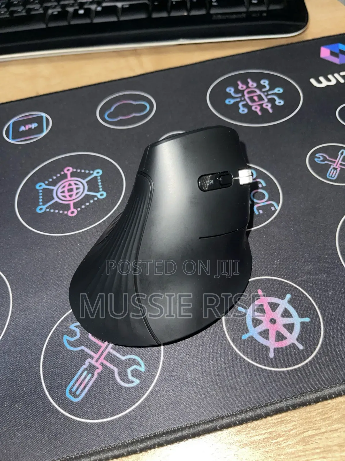 Ugreen Ergonomic Vertical Mouse Wireless Bluetooth