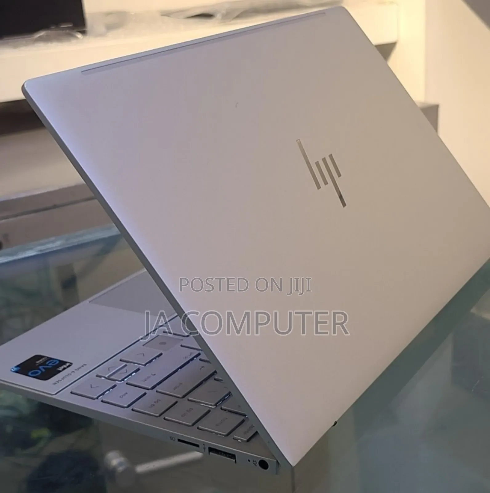 New Laptop HP Envy X360 8GB Intel Core I7 SSD 512GB