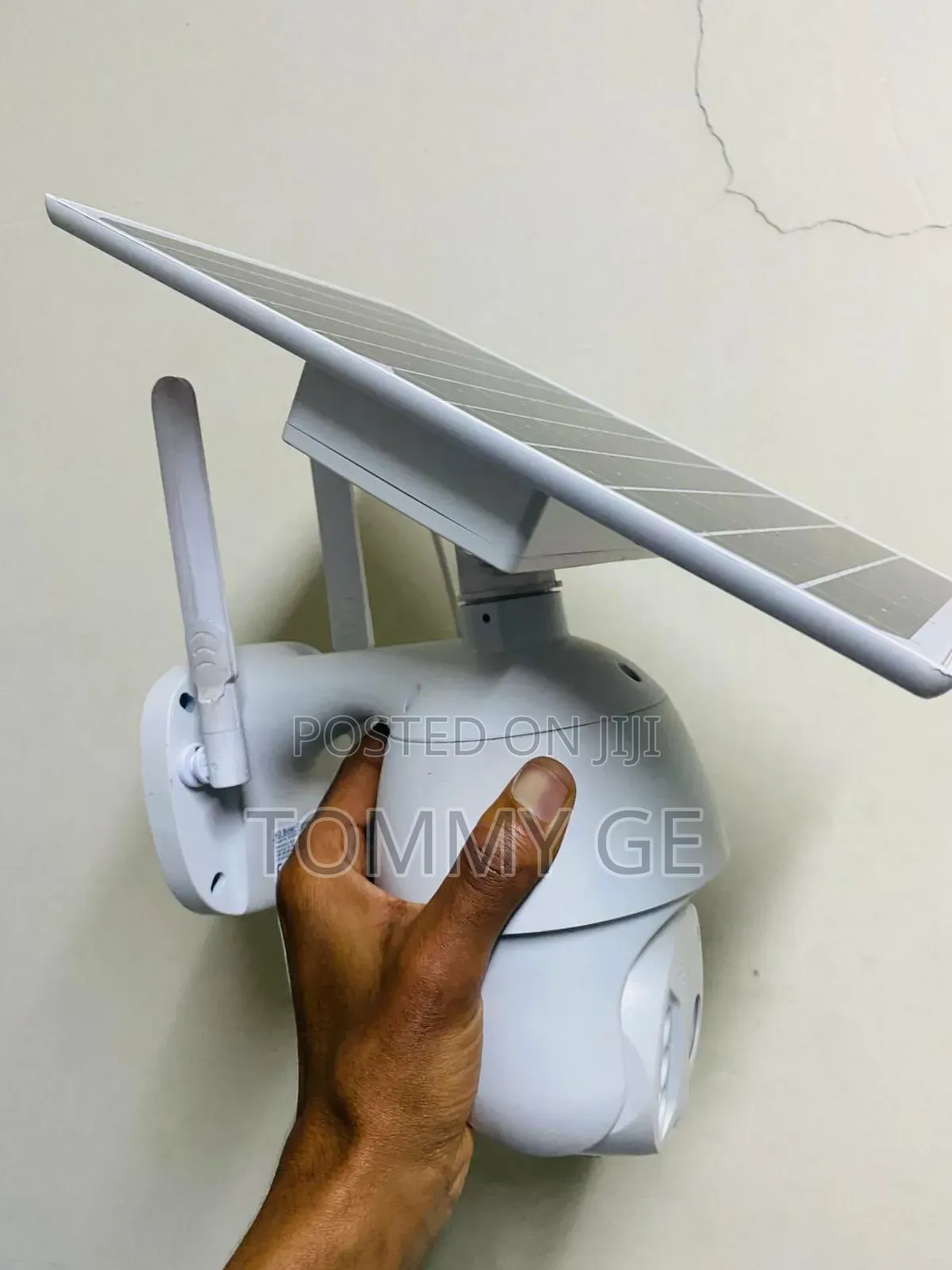 በሶላር ወይም በጸሀይ ሀይል የሚሰራ የደህንነት ካሜራ Solar Security Camera