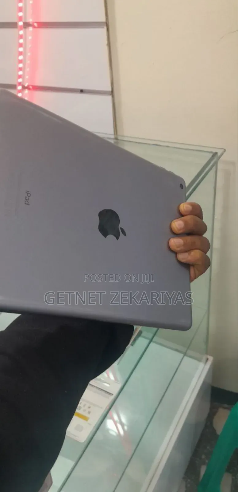 New Apple iPad 9.7 128 GB