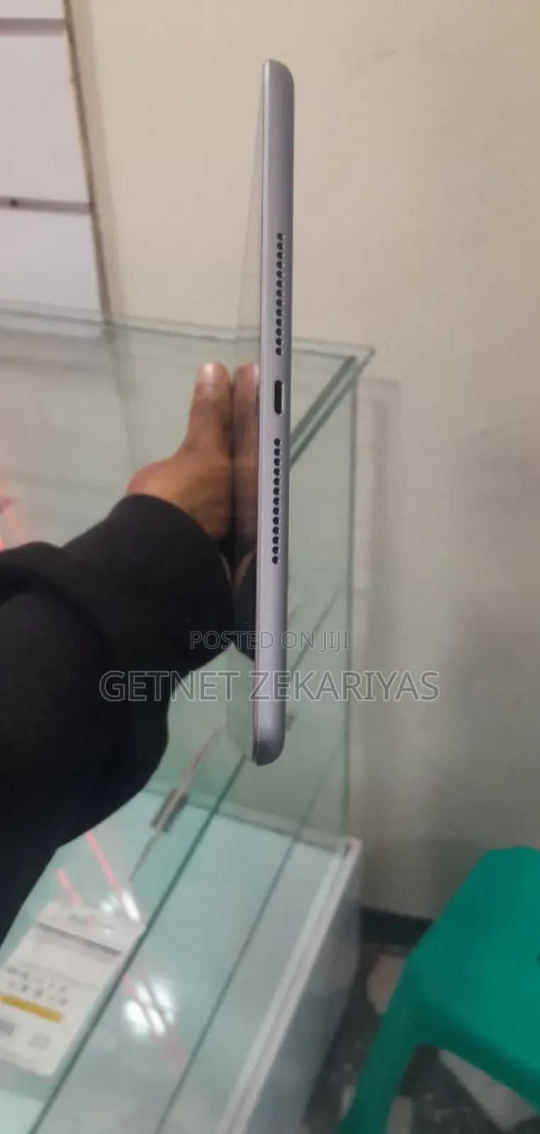 New Apple iPad 9.7 128 GB