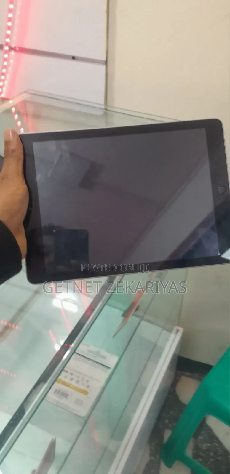 New Apple iPad 9.7 128 GB