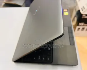 New Laptop Dell Precision 7560 16GB Intel Core I7 SSD 512GB