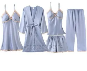 ኦርጅናል የሴት ፒጃማ ምቾት እና ውበት ያላቸው ፒጃማዎች