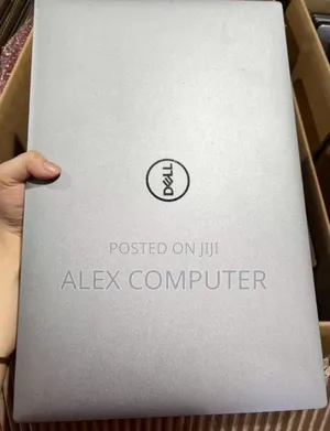 New Laptop Dell XPS 15 32GB Intel Core i7 SSD 512GB