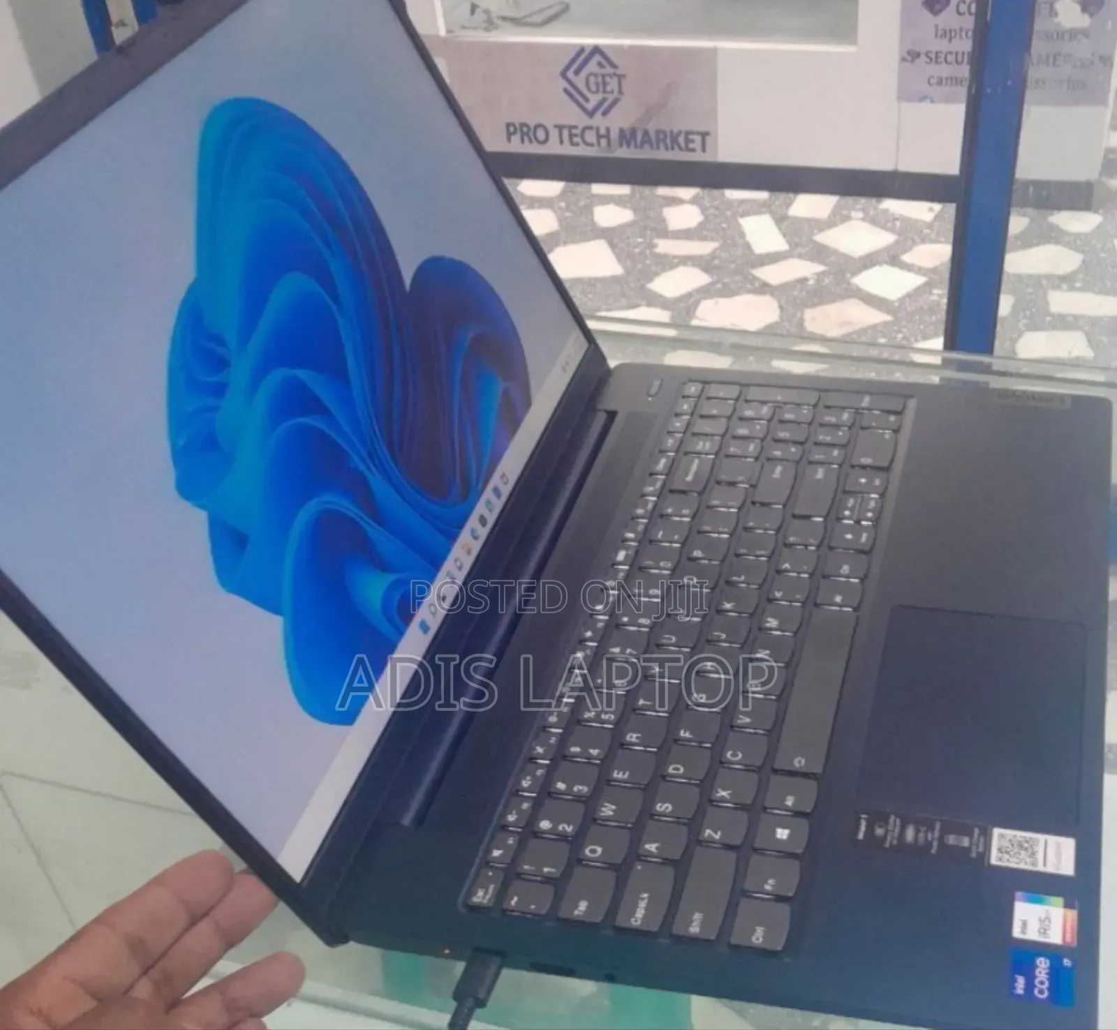 New Laptop Lenovo IdeaPad Flex 15 12GB Intel Core I7 SSD 512GB