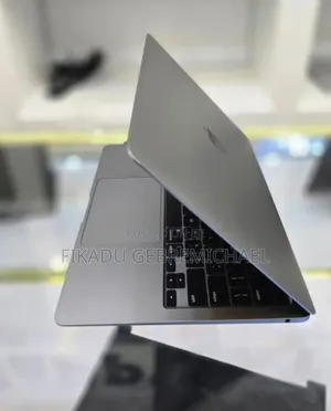 New Laptop Apple MacBook Air 2020 M1 8GB Intel Core I7 SSD 256GB
