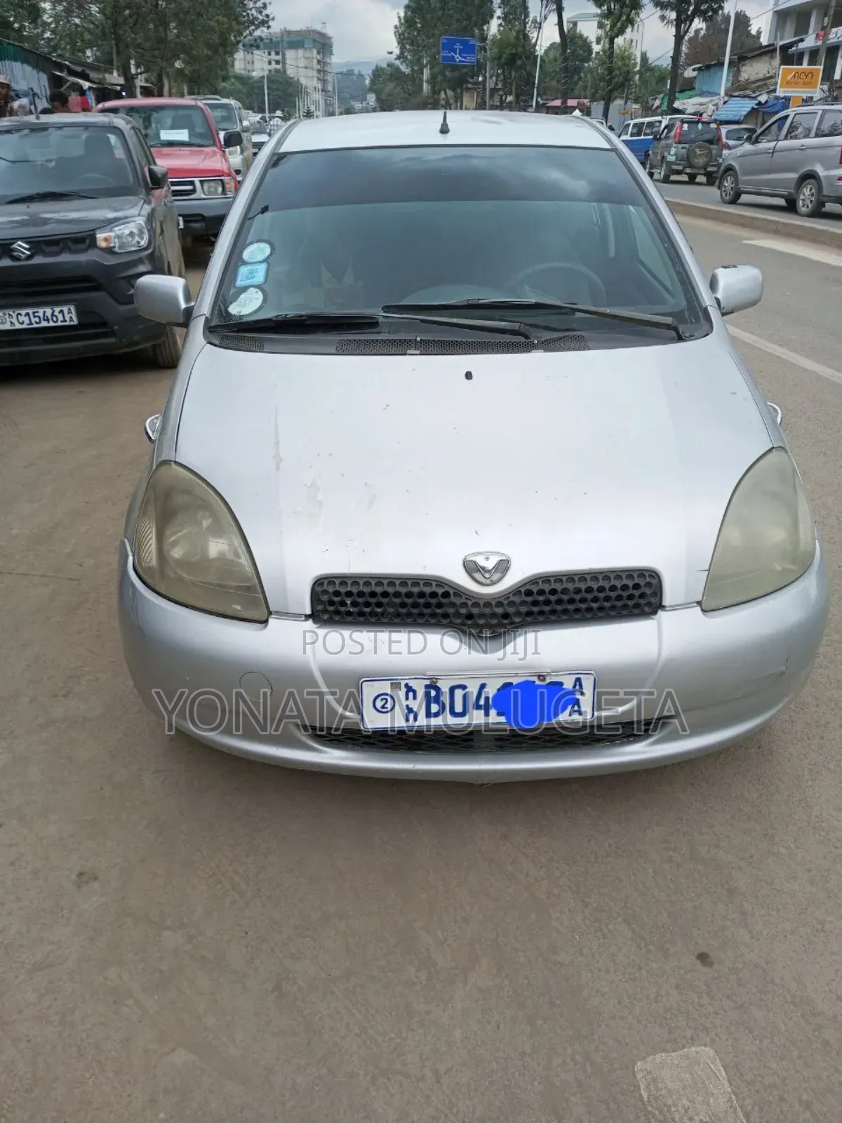 Toyota Vitz 2001 White