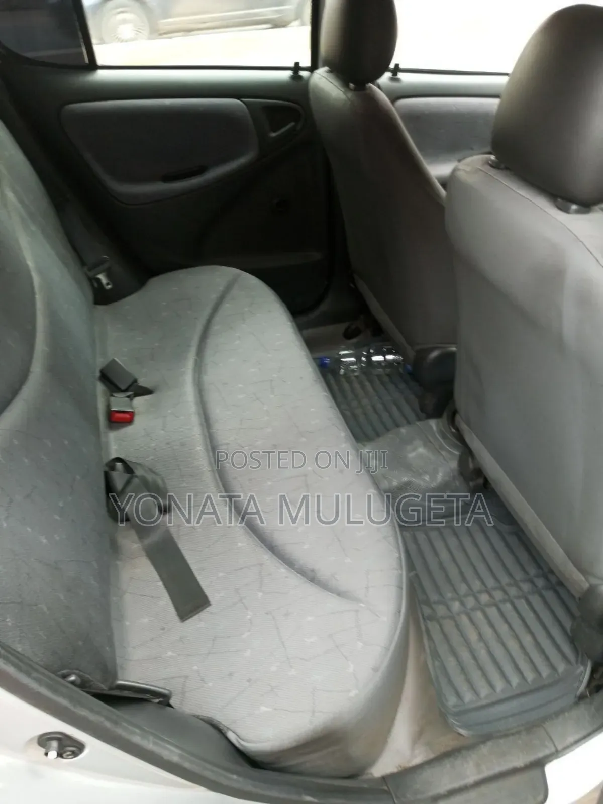 Toyota Vitz 2001 White