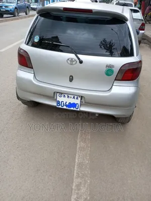 Toyota Vitz 2001 White