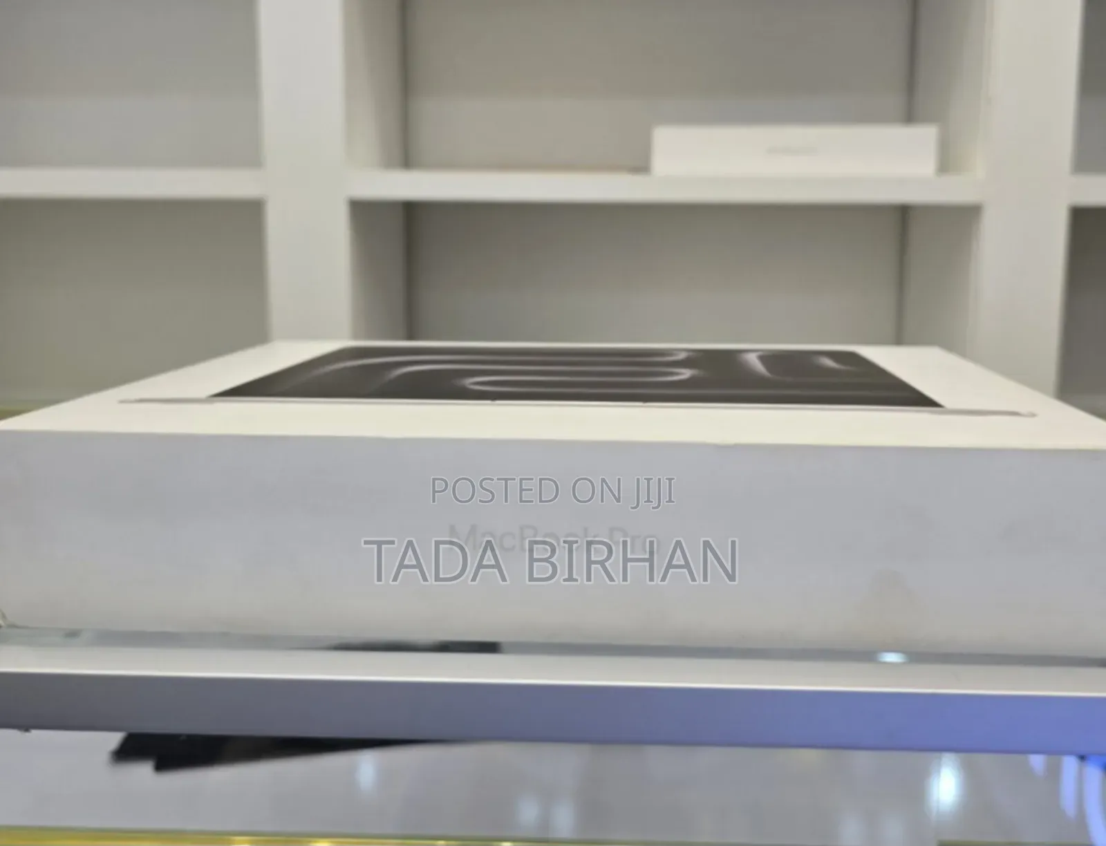 New Apple MacBook Pro 2023 M3 14-Inch 8GB Apple M3 Pro SSD 512GB