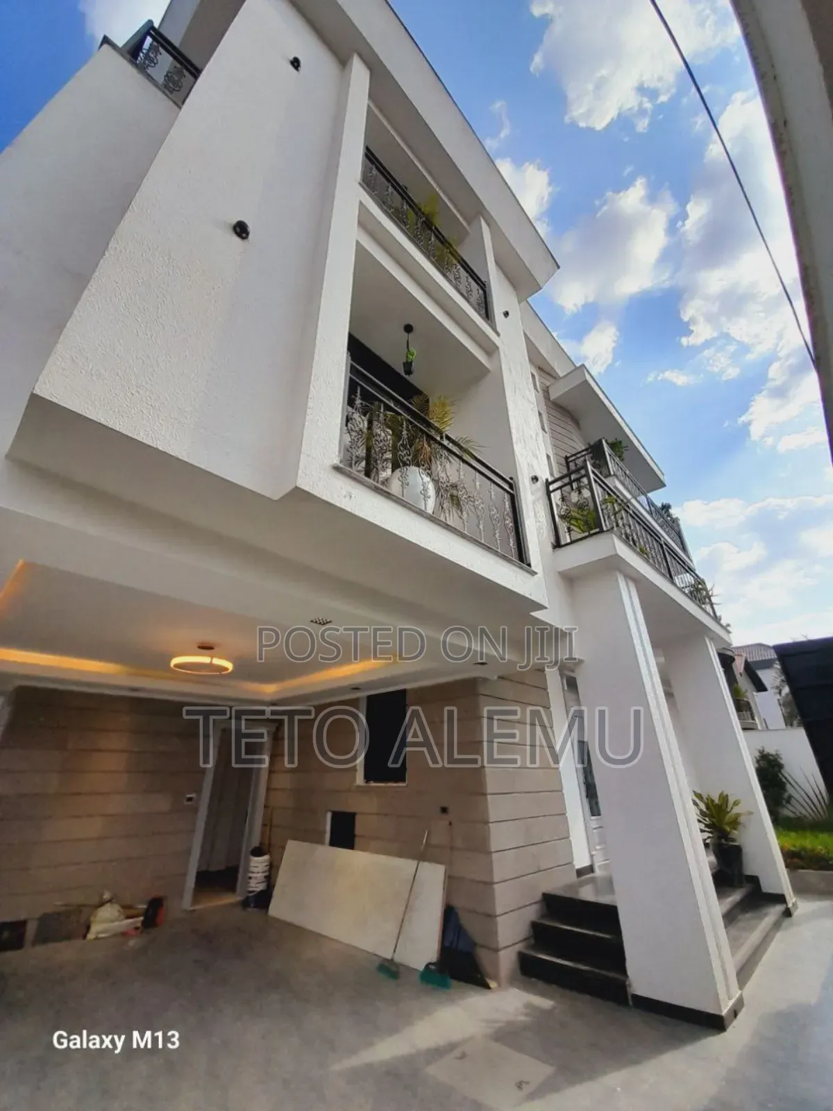 11bdrm House in የሚሸጥ ቤት አያት ኮምፓውድ, Bole for sale