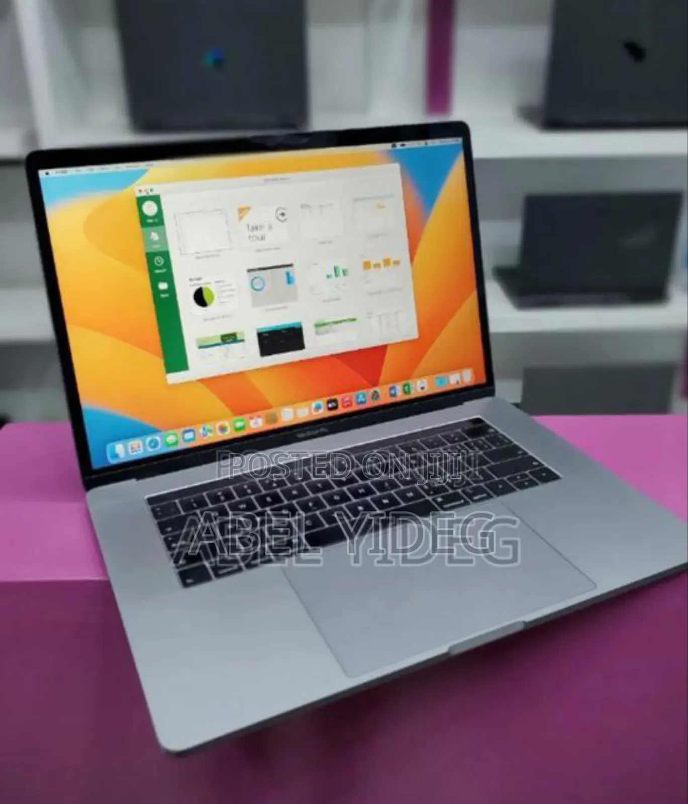 New Laptop Apple MacBook Pro 2018 16GB Intel Core i7 SSD 512GB