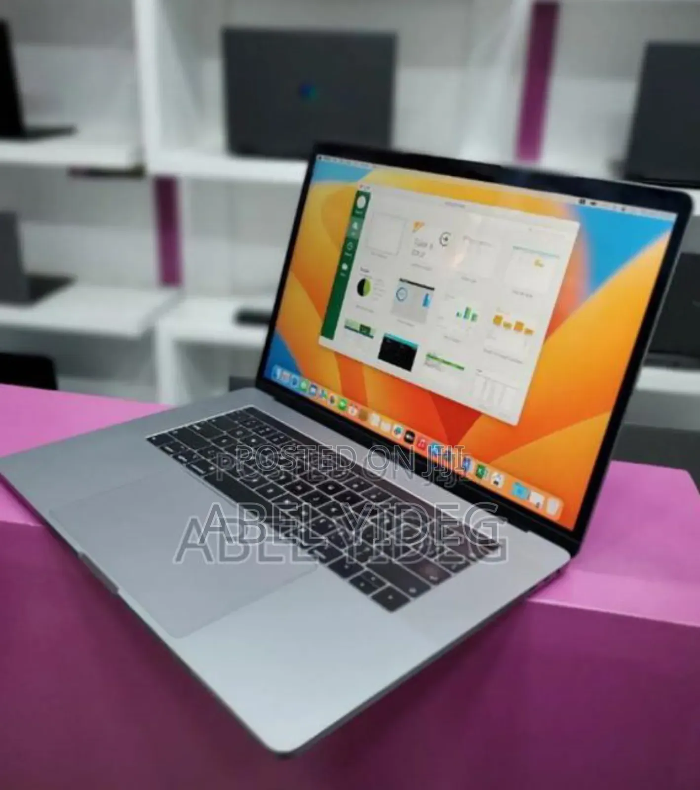 New Laptop Apple MacBook Pro 2018 16GB Intel Core i7 SSD 512GB