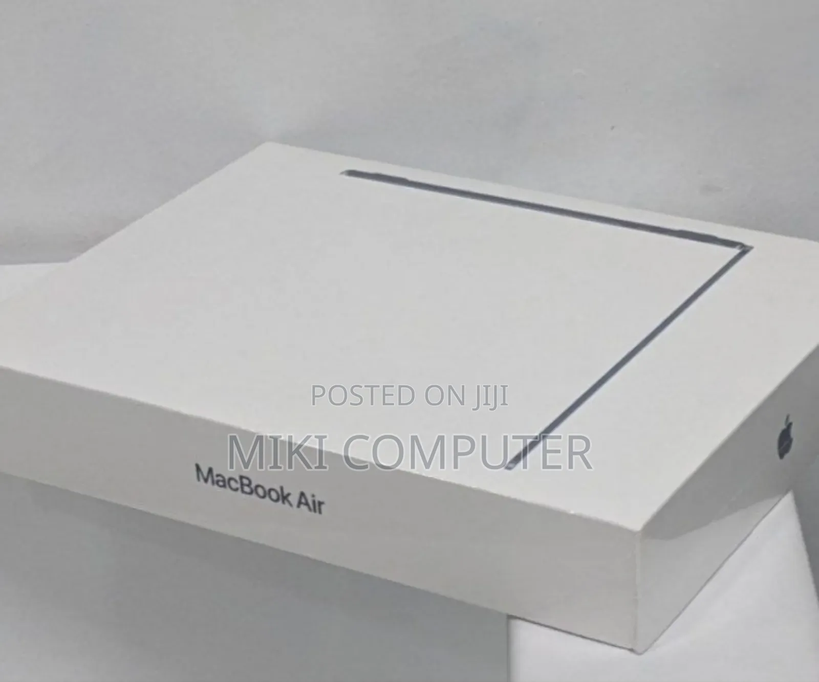 New Laptop Apple MacBook Air 2022 M2 8GB Intel SSD 256GB