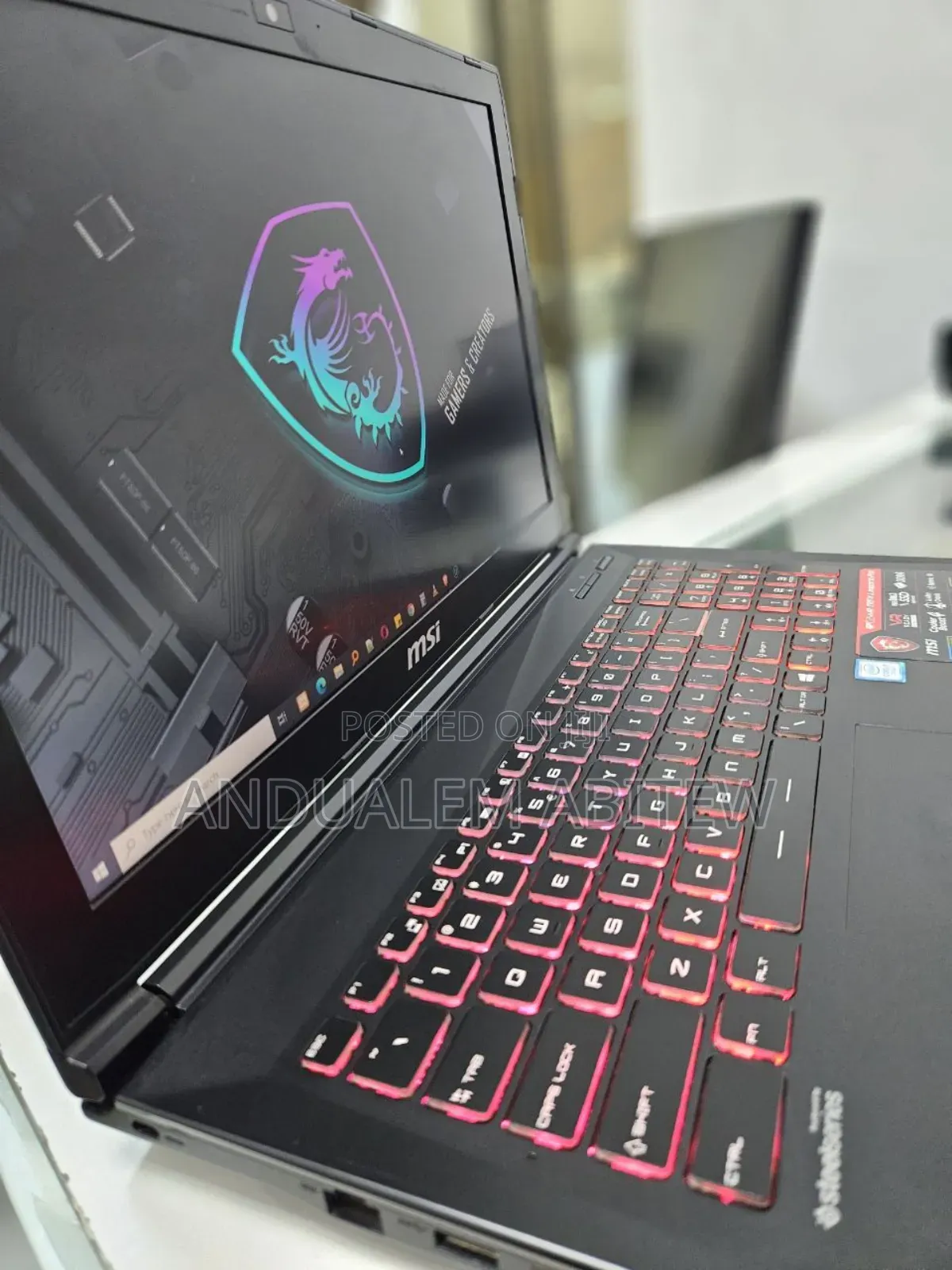 New Laptop MSI GF63 8GB Intel Core I7 SSD 1T