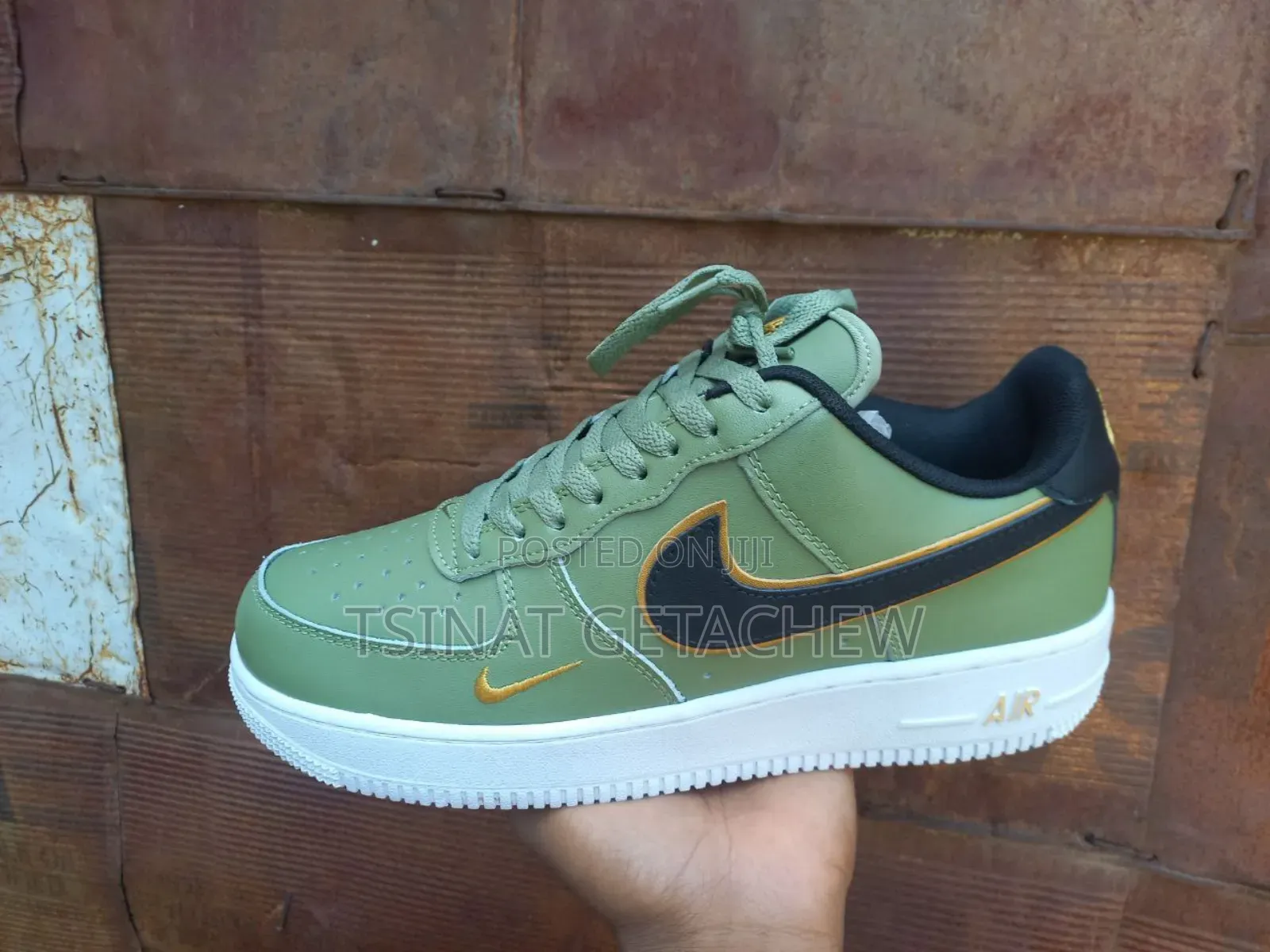 NIKE Air Force 1 Green Sneakers