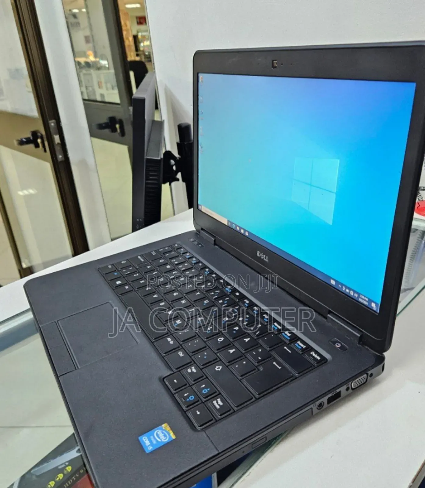 New Laptop Dell G15 5511 8GB Intel Core I5 HDD 500GB